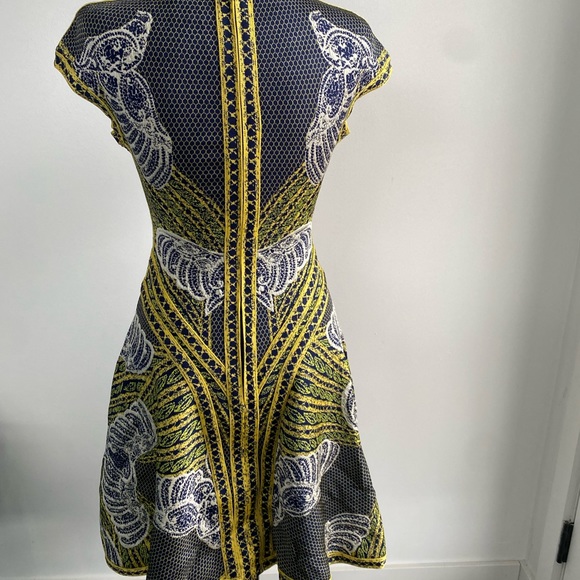 Herve Leger Unique Dress! Blue, Yellow & Cream Size XS - Picture 3 of 12